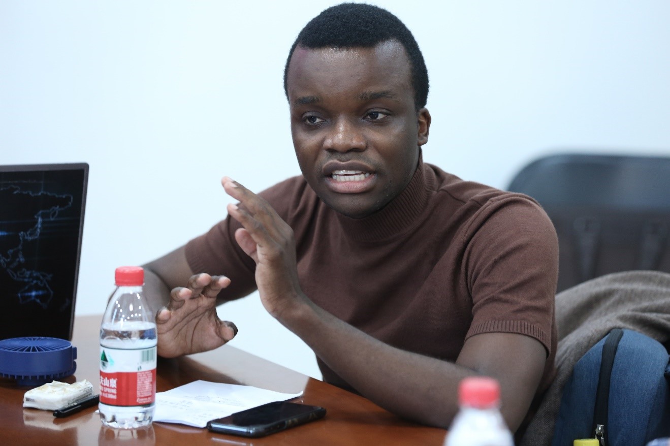 国际关系学院喀麦隆籍博士生门杜